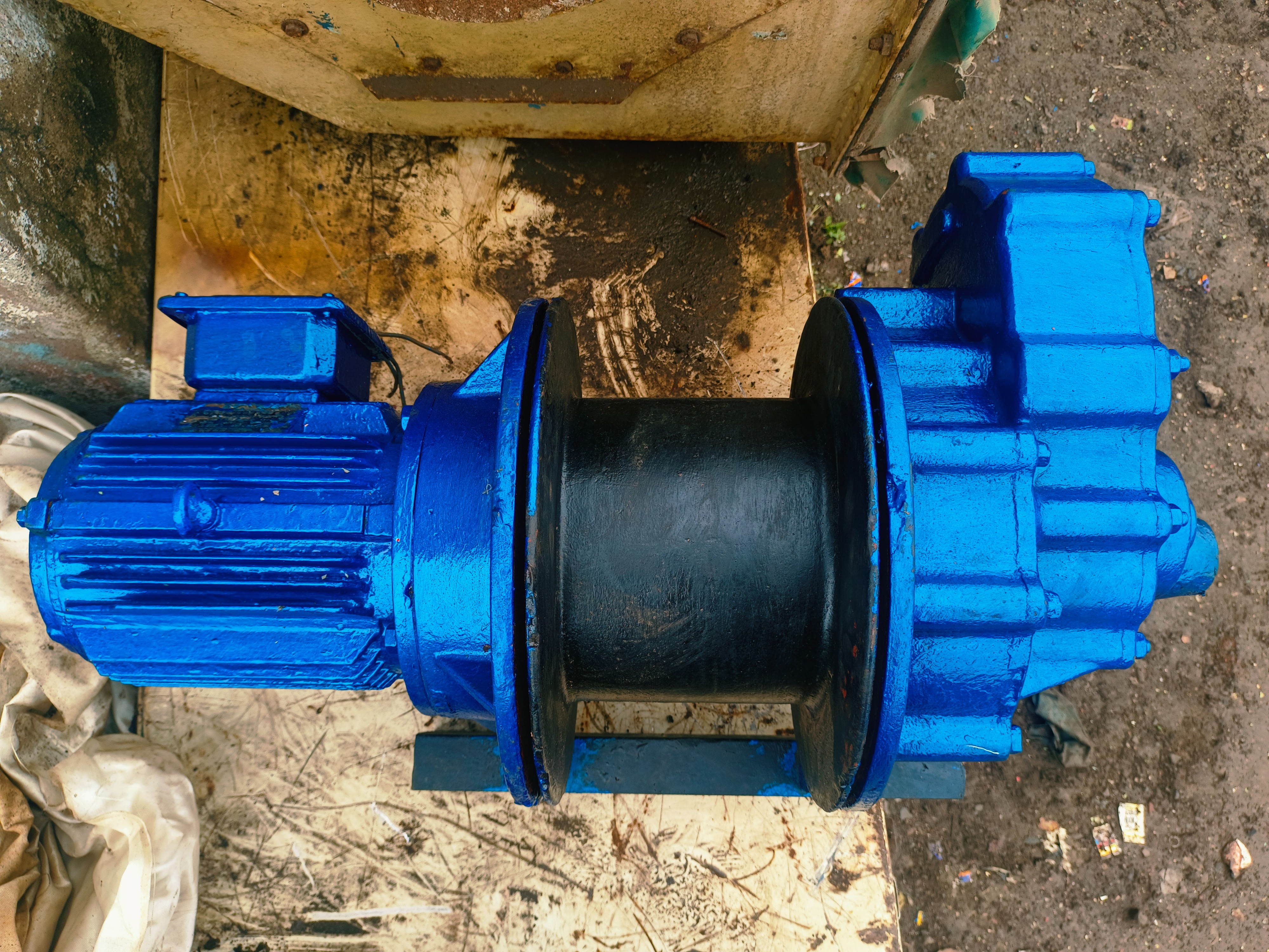 Electric wire rope winch 3 HP 5 HP geared motor 3-phase base-mounted drum – Standard Machinery