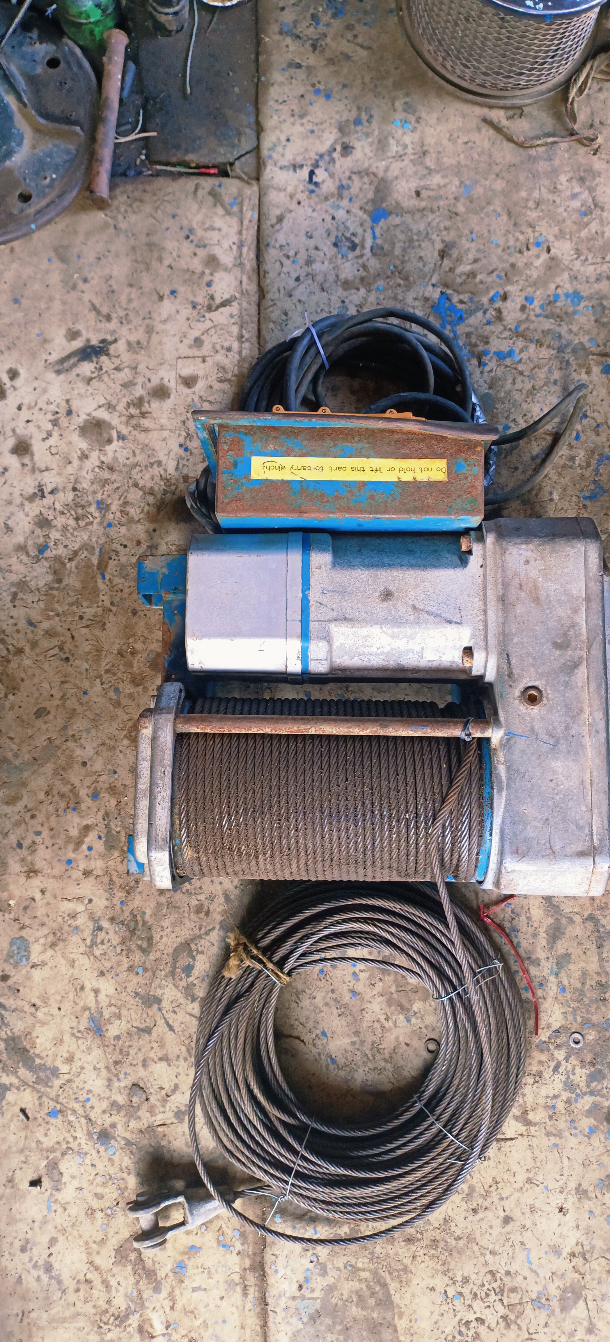 Fuji Silver Winch SX-210 1000 kg single phase electric wire rope winch with steel frame and wire rope, Standard Machinery