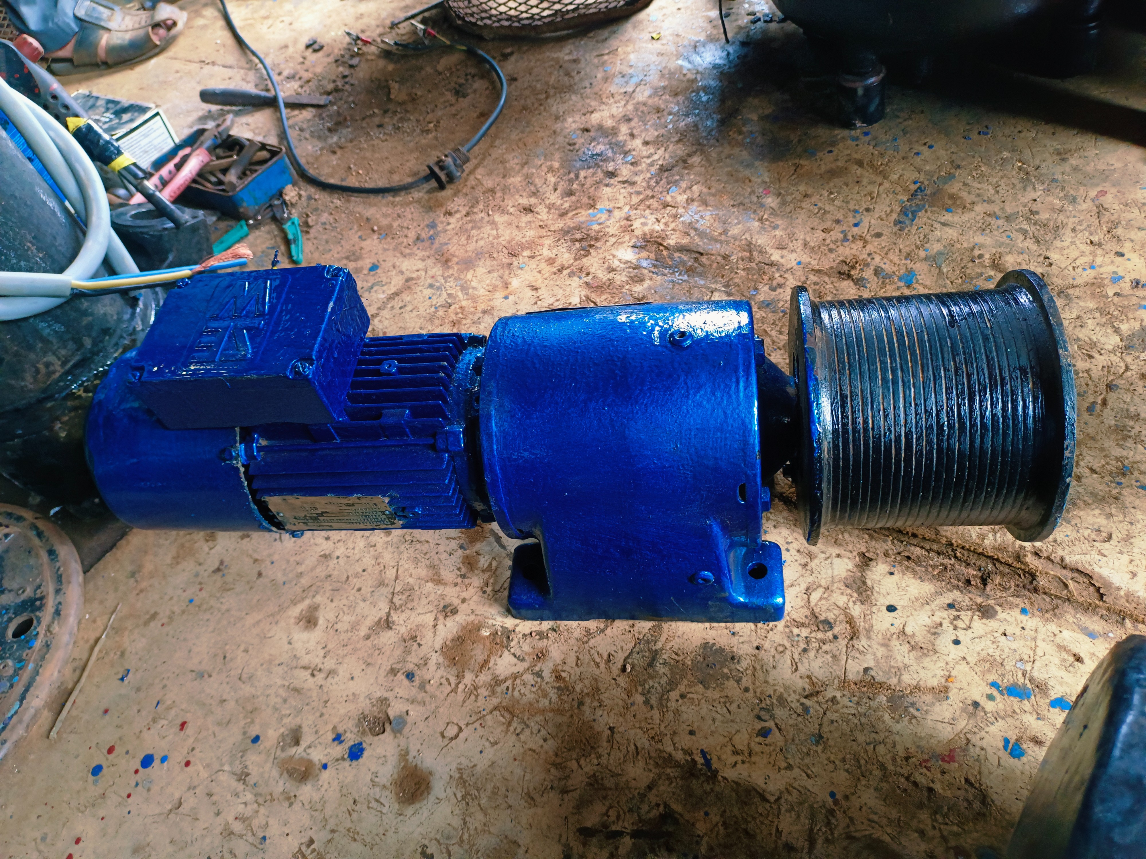 0.75 HP SEW brake gear motor winch with blue inline geared motor and black grooved rope drum, Standard Machinery